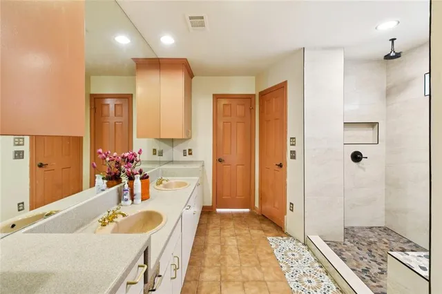 $389,900 | 3700 Red Oak Court, New Orleans, LA 70131