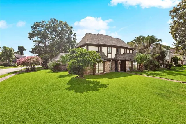 $389,900 | 3700 Red Oak Court, New Orleans, LA 70131