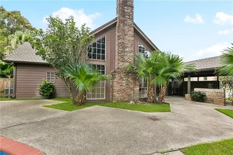 $375,000 | 3700 Red Oak Court, New Orleans, LA 70131