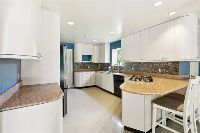 $389,900 | 3700 Red Oak Court, New Orleans, LA 70131