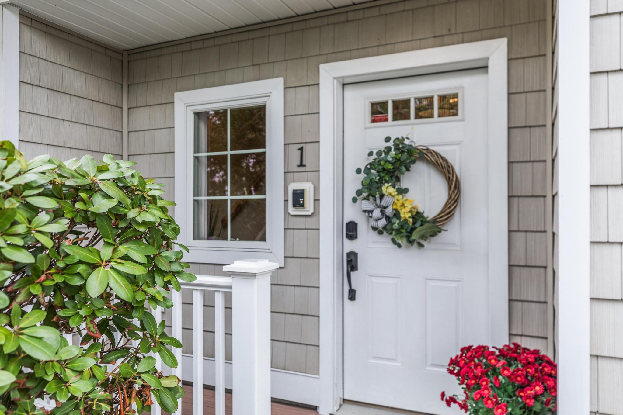 19 Bridge Street, Unit 1 Kittery, ME 03904 - Photo 4 of 44