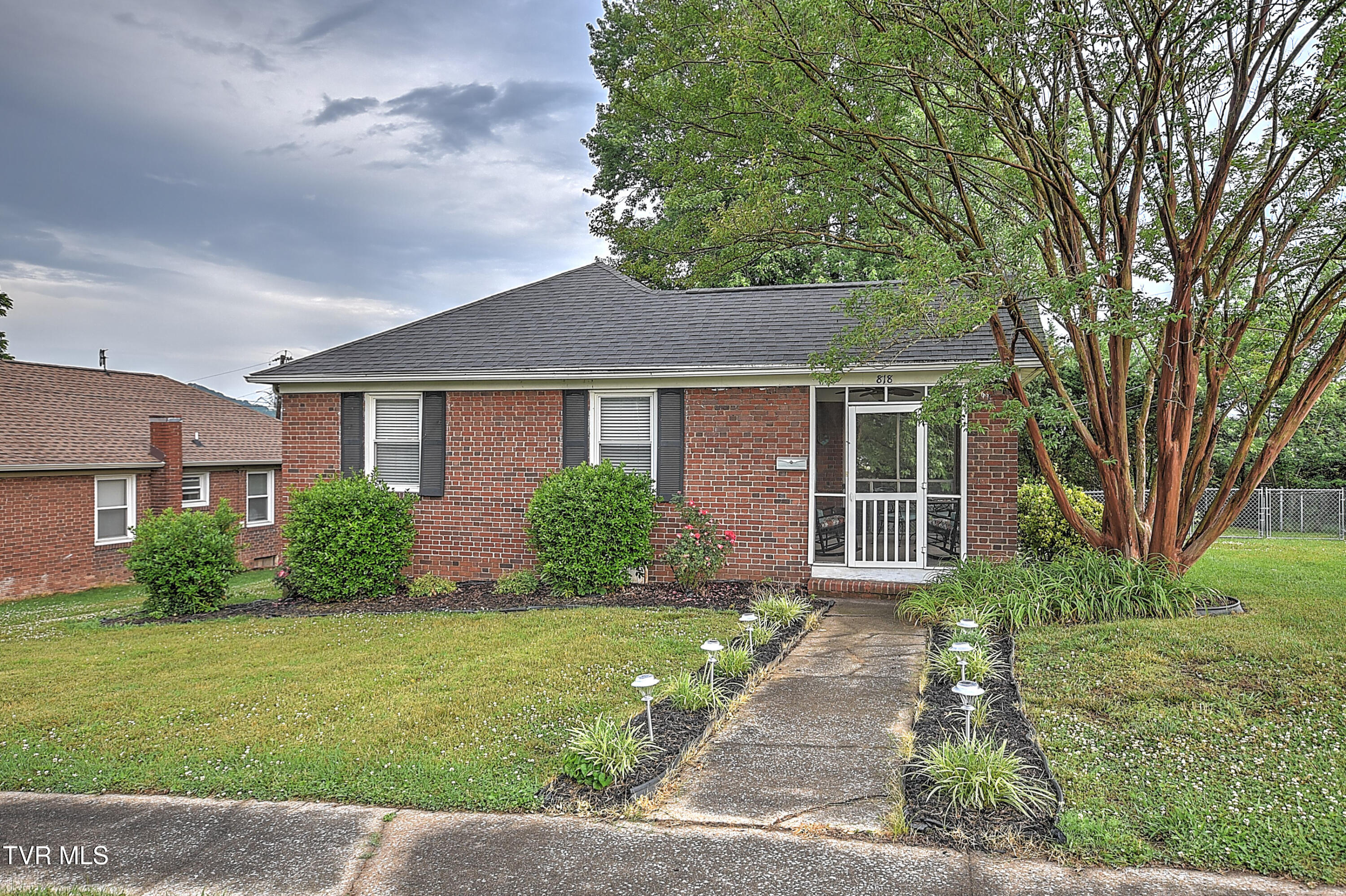 818 Birch Street Kingsport, TN 37664 - Photo 3 of 37 818 Birch BJ-3