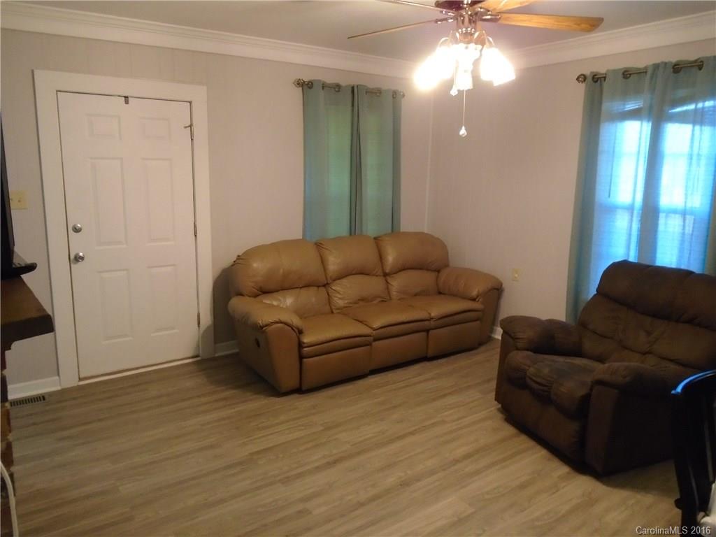310 Walnut Street Clover, SC 29710 - Photo 3 of 11 Gallery Image 3