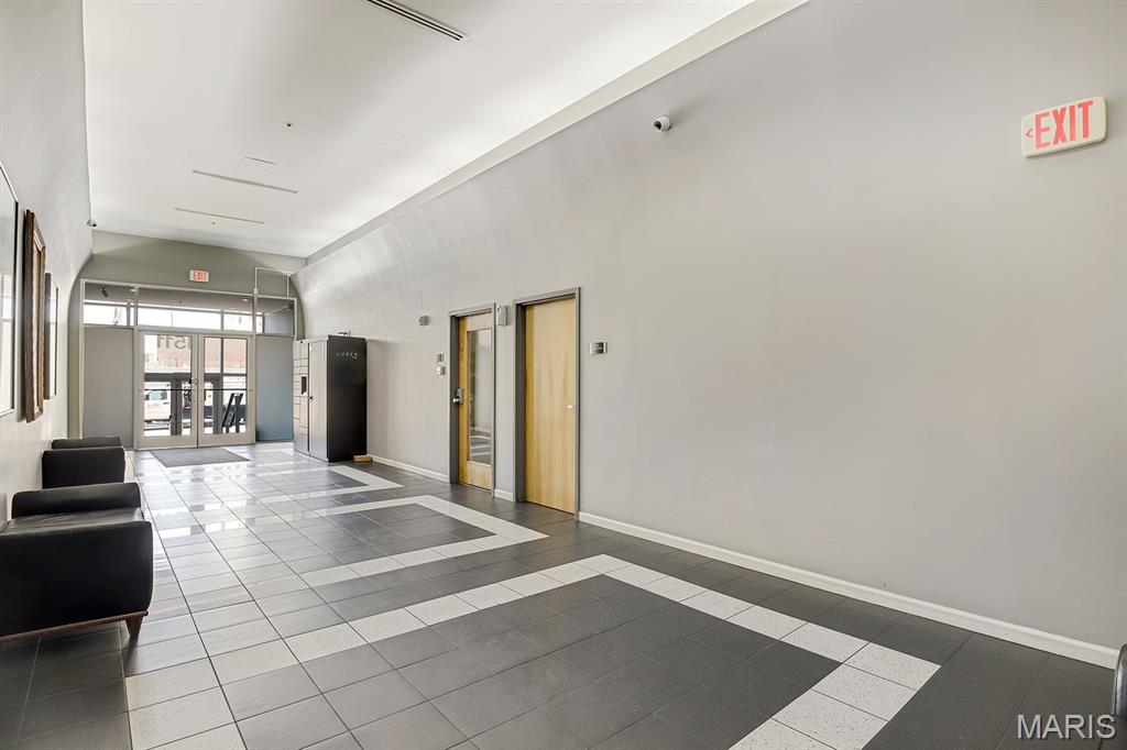 1511 Locust Street, Unit 805 St. Louis, MO 63103 - Photo 3 of 38
