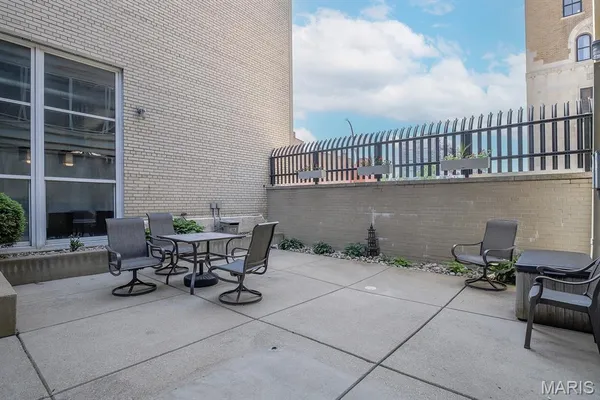 $207,500 | 1511 Locust Street, Unit 805, St. Louis, MO 63103