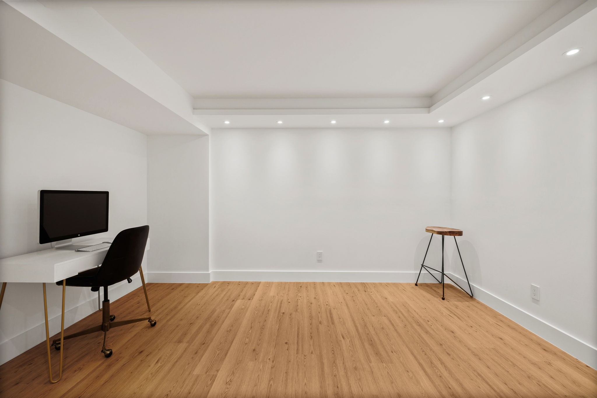 3945 New Highway 96 West Franklin, TN 37064 - Photo 55 of 69 a room with a table and chairs