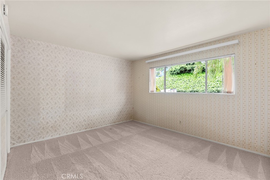 2 Cambridge Drive Lompoc, CA 93436 - Photo 15 of 27 an empty room with a window