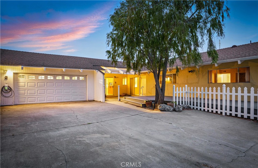 2 Cambridge Drive Lompoc, CA 93436 - Photo 25 of 27 a view of a indoor basketball court