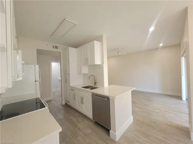 $2,000 | 7950 Preserve Circle, Unit 813, Naples, FL 34119