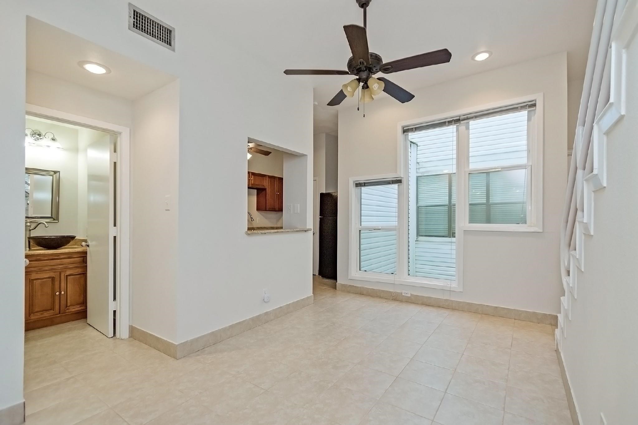 204 Marshall Street, Unit 4 Houston, TX 77006 - Photo 5 of 10