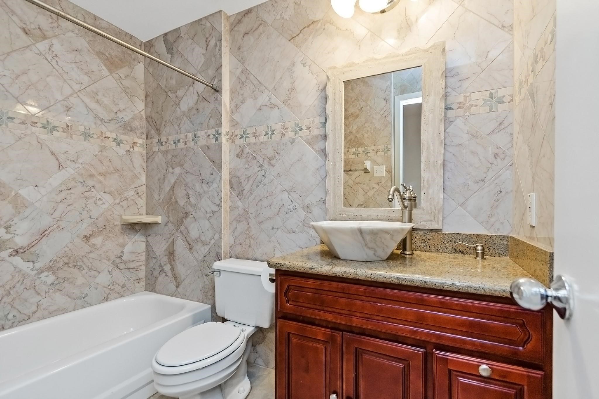 204 Marshall Street, Unit 4 Houston, TX 77006 - Photo 10 of 10