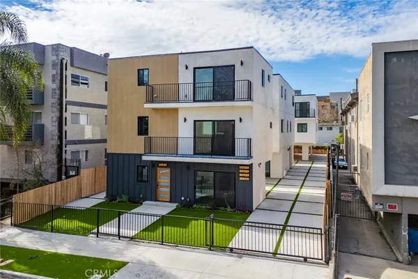 $5,404 | 1237 North Orange Drive, Unit B, Los Angeles, CA 90038