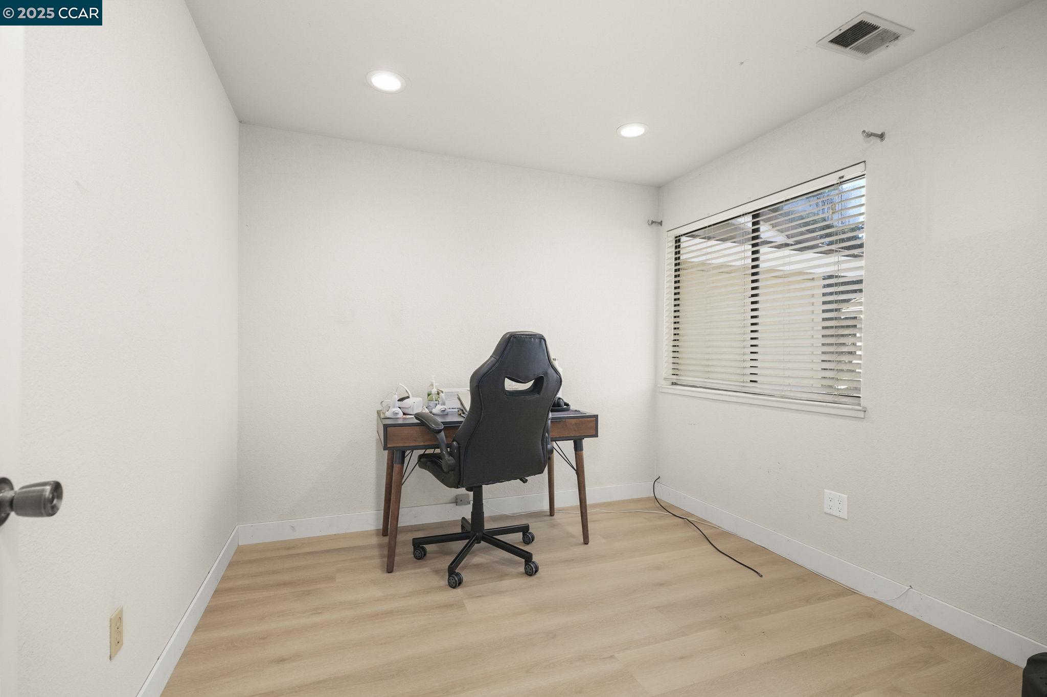 7896 Gate Way Dublin, CA 94568 - Photo 10 of 15