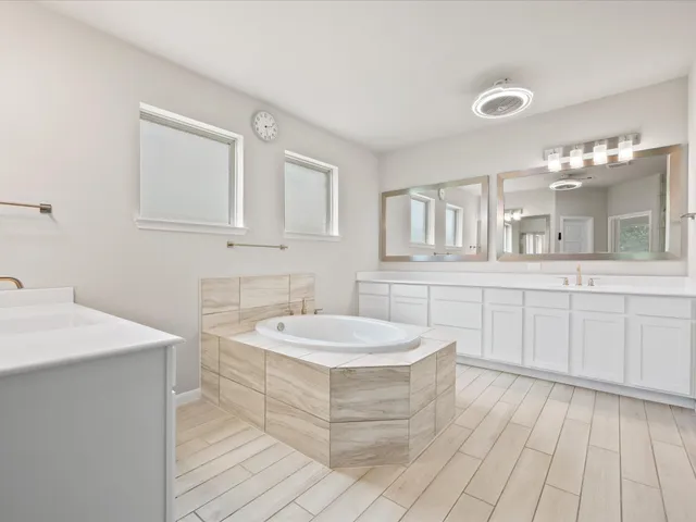 $694,000 | 262 Peninsula Point Drive, Montgomery, TX 77356