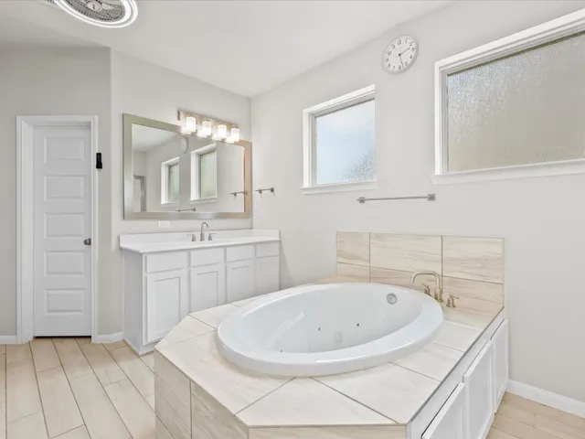 $694,000 | 262 Peninsula Point Drive, Montgomery, TX 77356