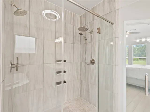 $694,000 | 262 Peninsula Point Drive, Montgomery, TX 77356