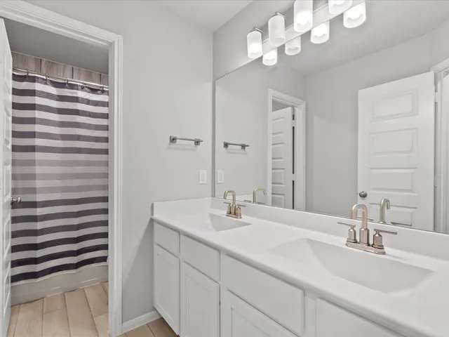 $694,000 | 262 Peninsula Point Drive, Montgomery, TX 77356