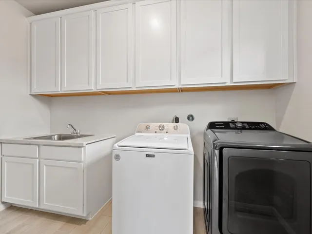 $694,000 | 262 Peninsula Point Drive, Montgomery, TX 77356