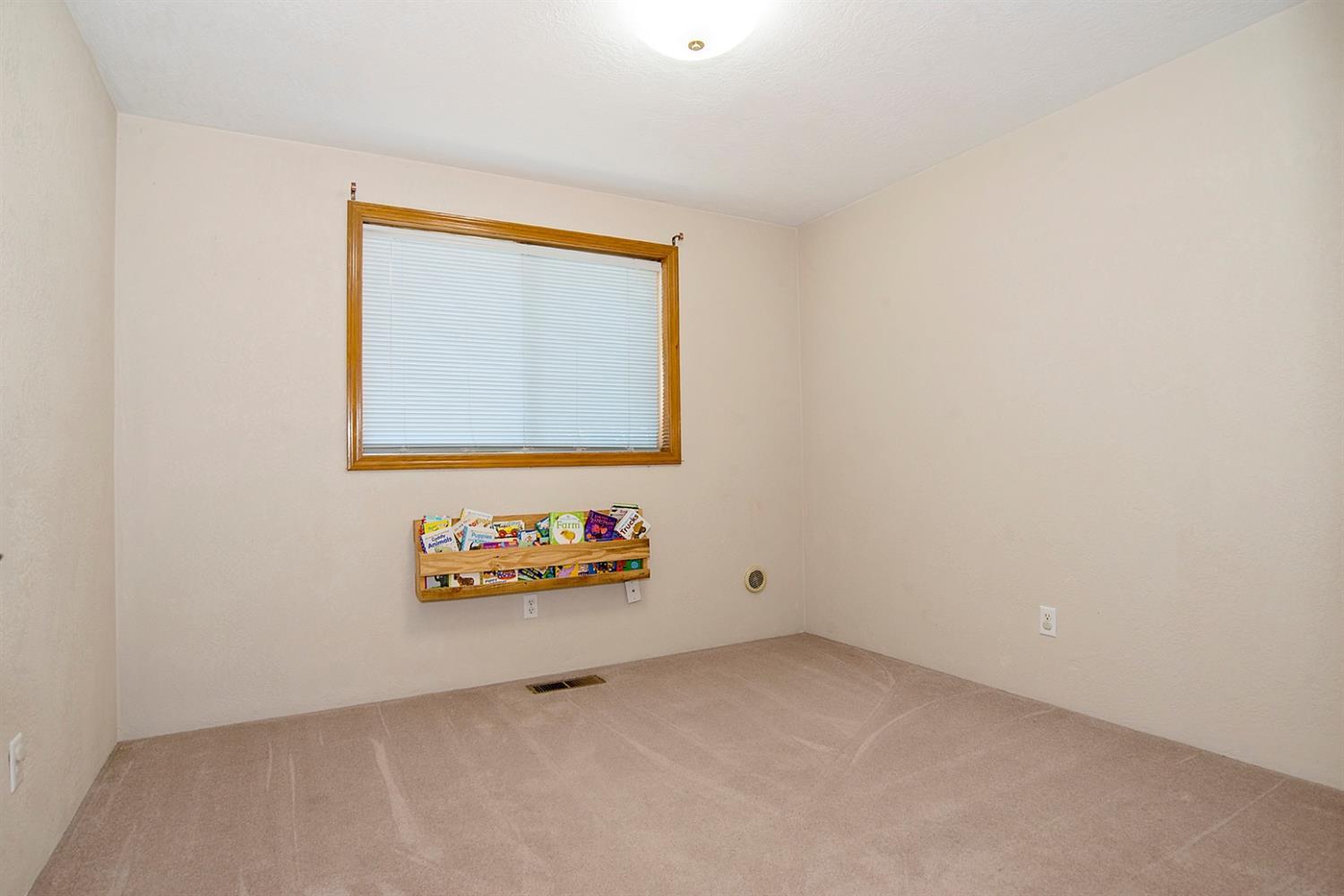 960 Hopkins Road Central Point, OR 97502 - Photo 13 of 24 Additional Photo