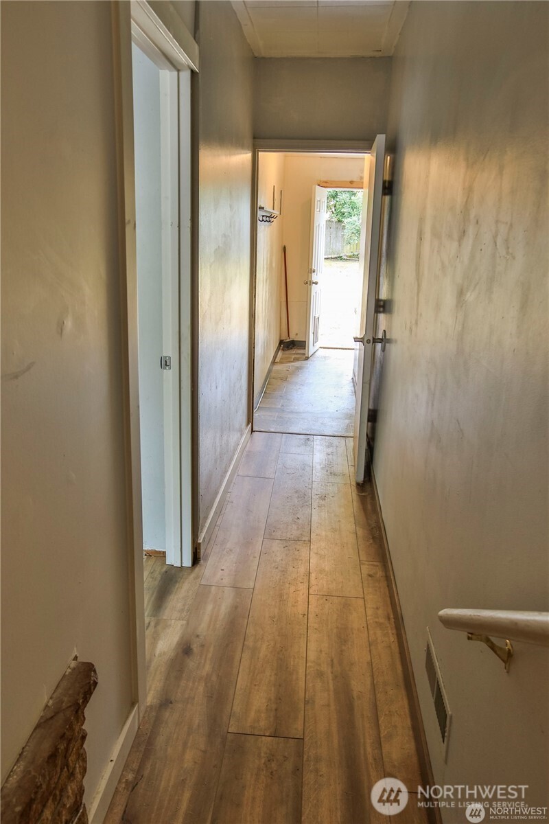 310 South Cabot Road Everett, WA 98203 - Photo 11 of 18