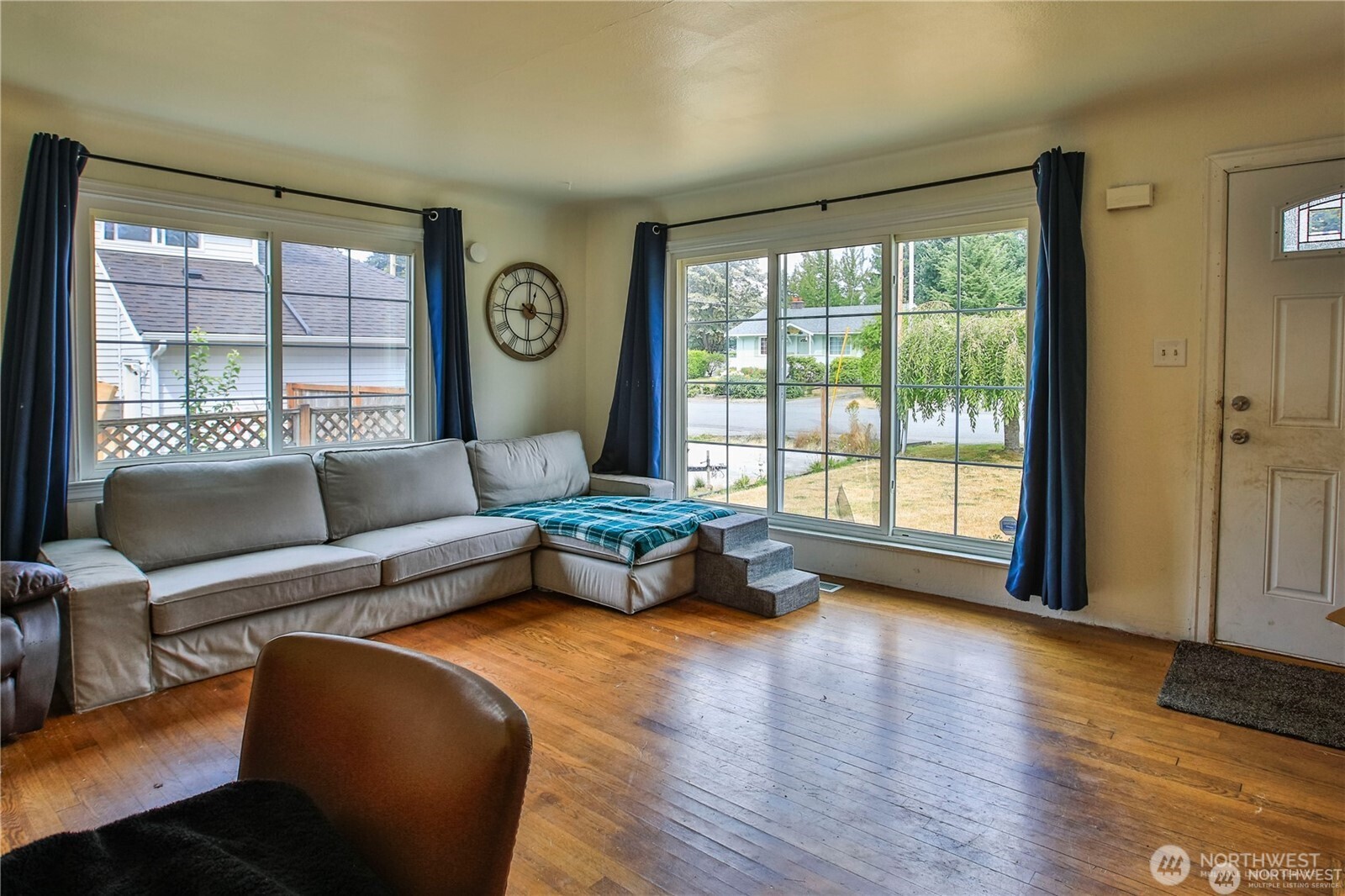 310 South Cabot Road Everett, WA 98203 - Photo 2 of 18