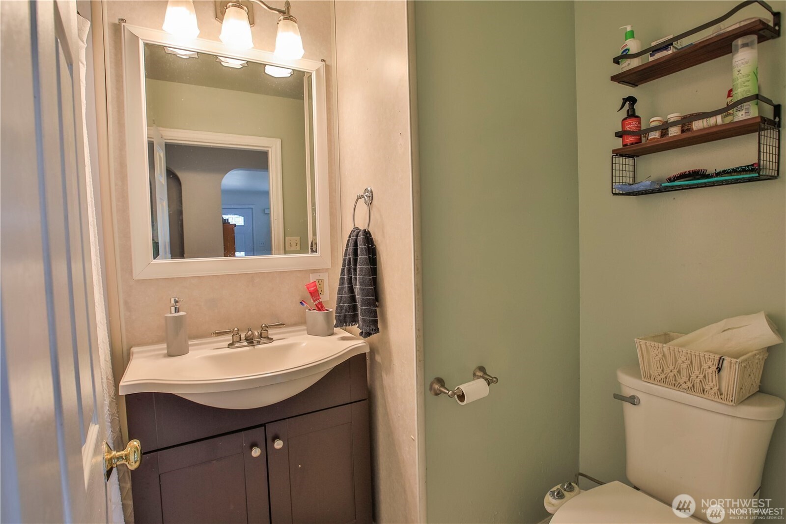 310 South Cabot Road Everett, WA 98203 - Photo 7 of 18