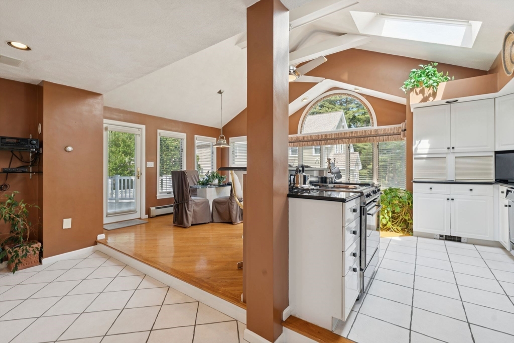 42 Woodland Road Wakefield, MA 01880 - Photo 10 of 41
