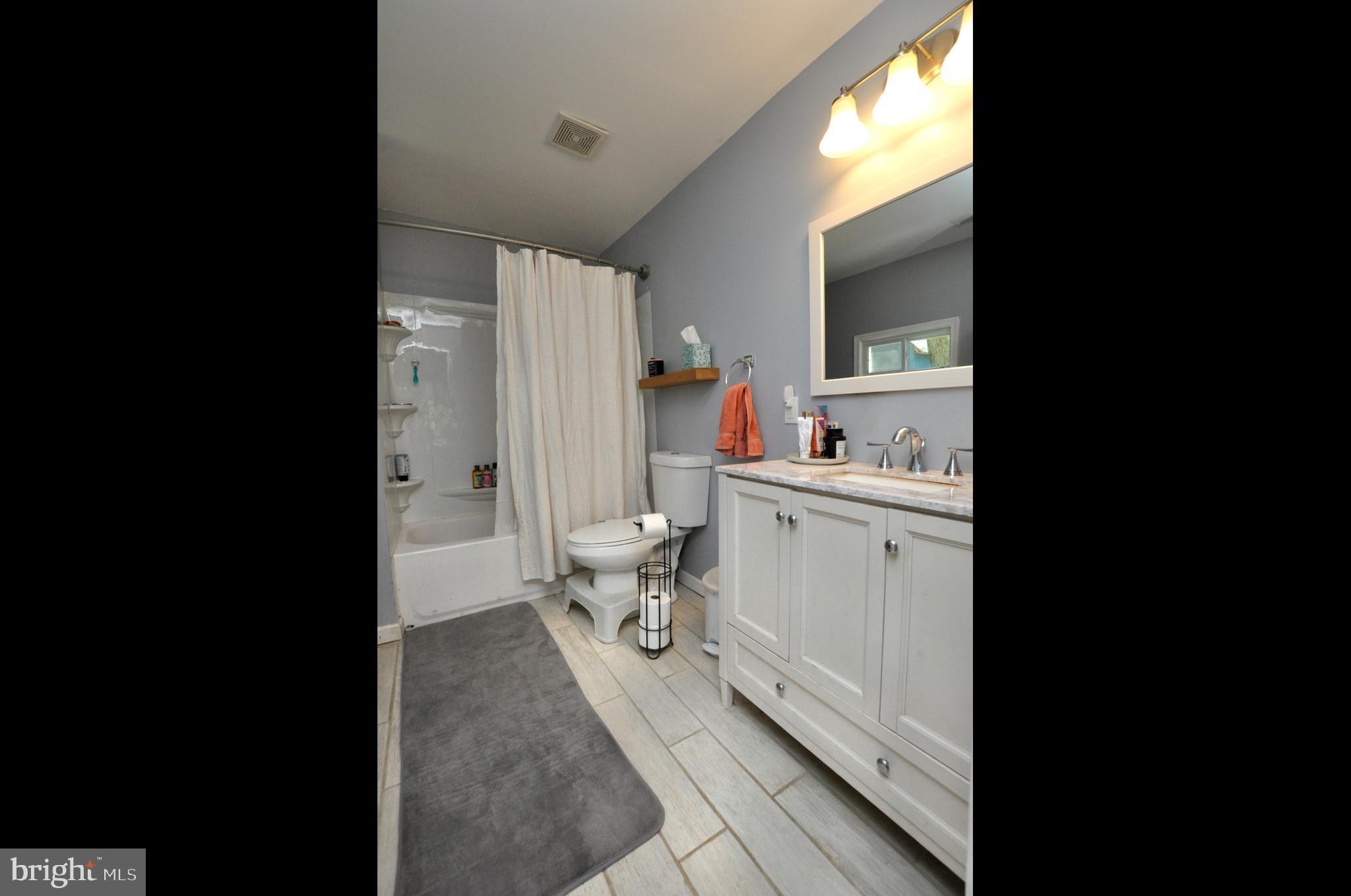 243 Oak Road Clayton, NJ 08094 - Photo 8 of 20