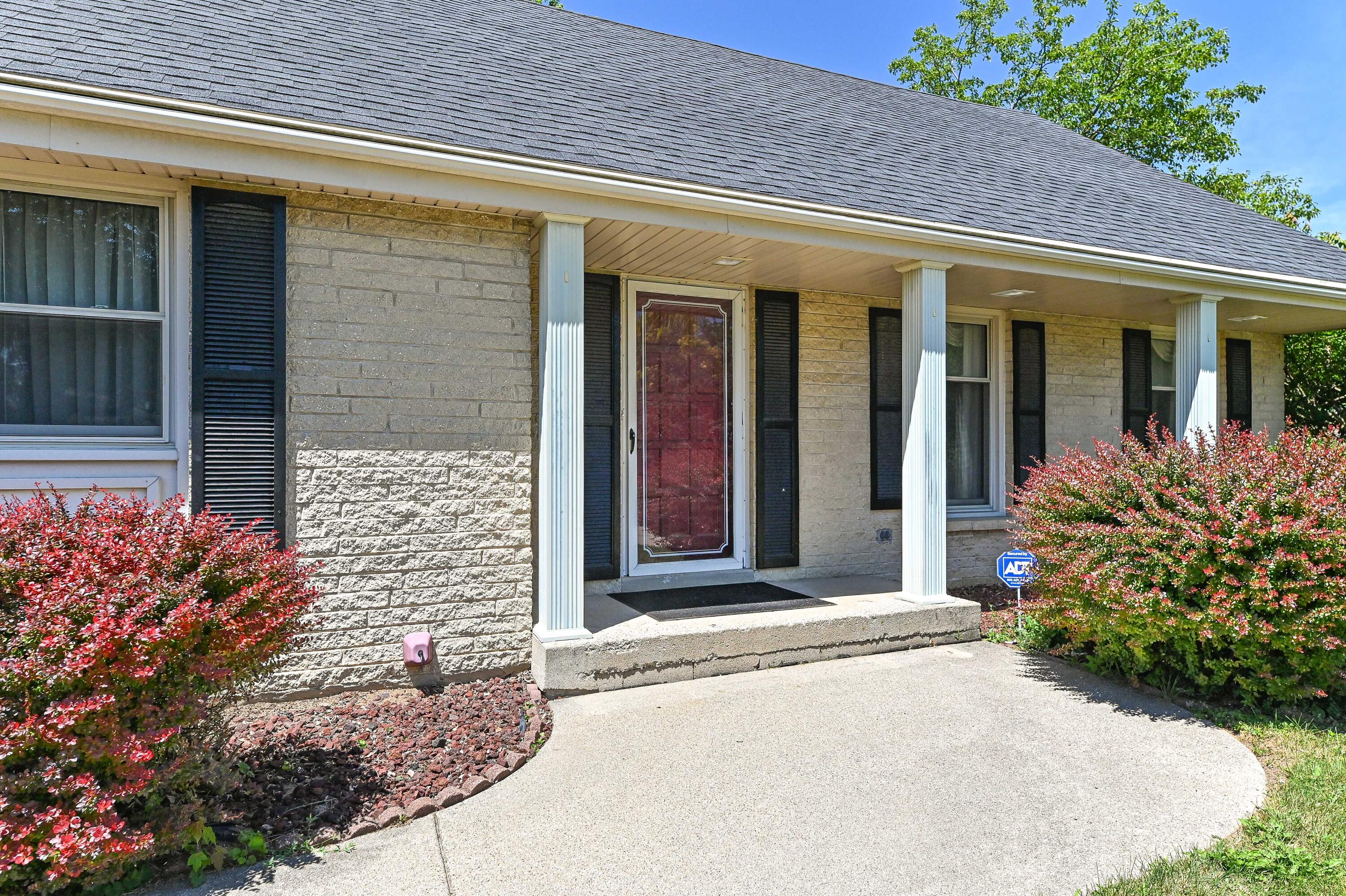 146 Perry Avenue Racine, WI 53406 - Photo 4 of 36 perry-6