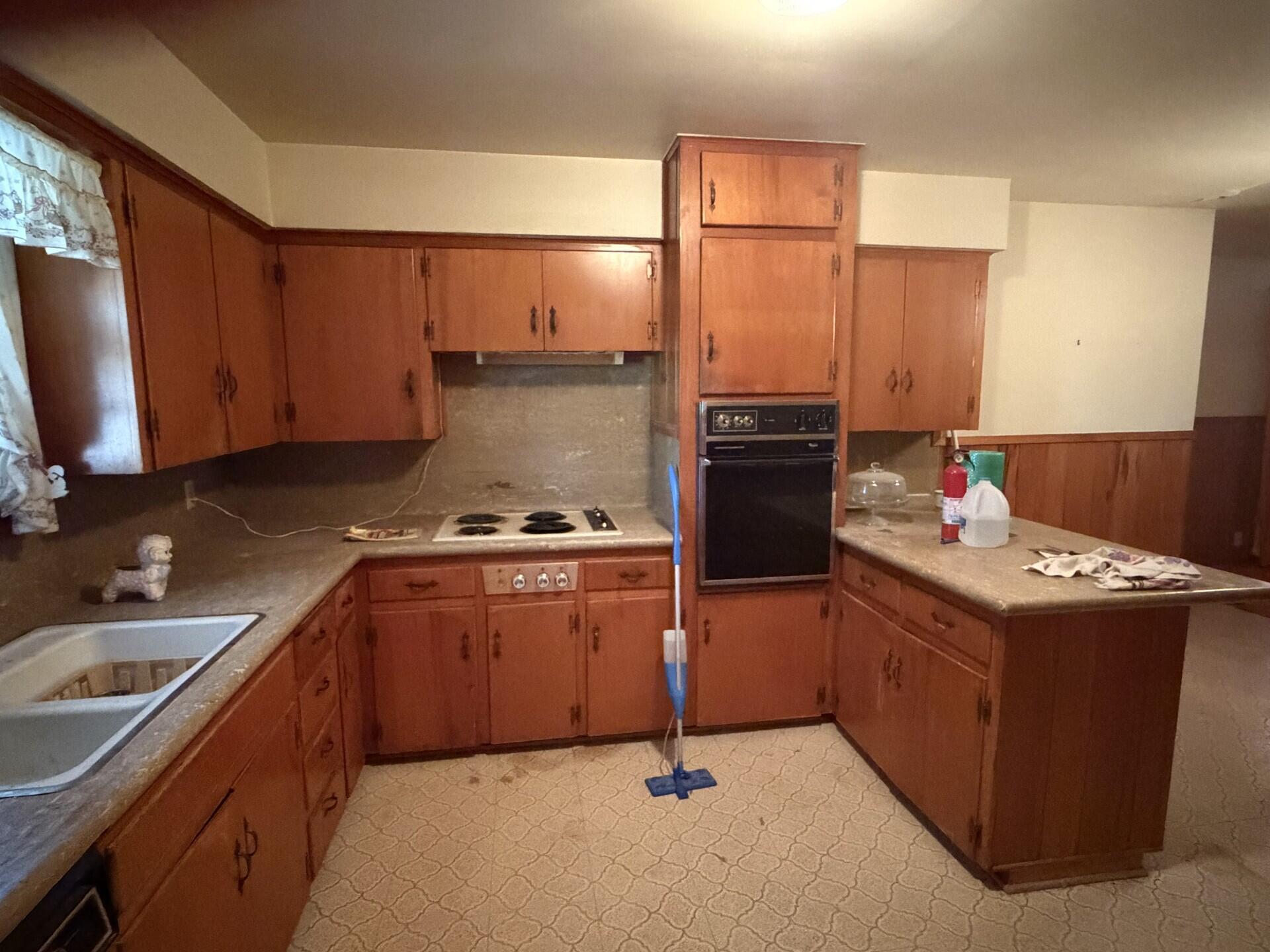 4510 48th Street Lubbock, TX 79414 - Photo 3 of 15 Kitchen