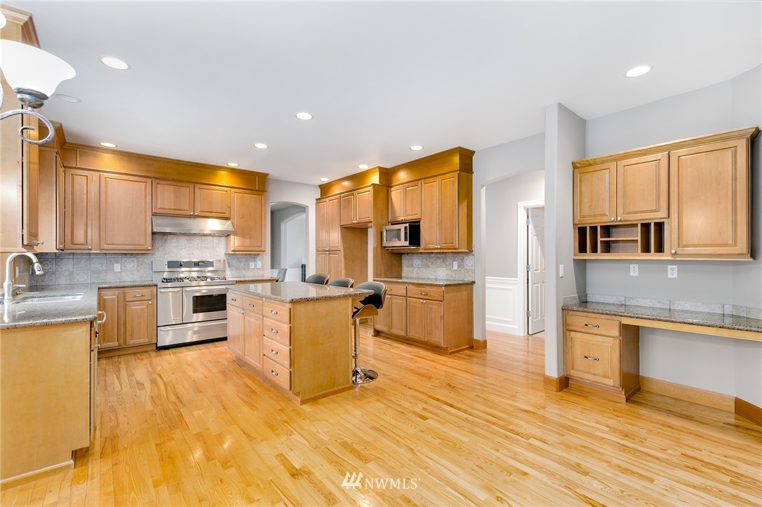 16707 Southeast 165th Way Renton, WA 98058 - Photo 6 of 25 Gallery Image 6