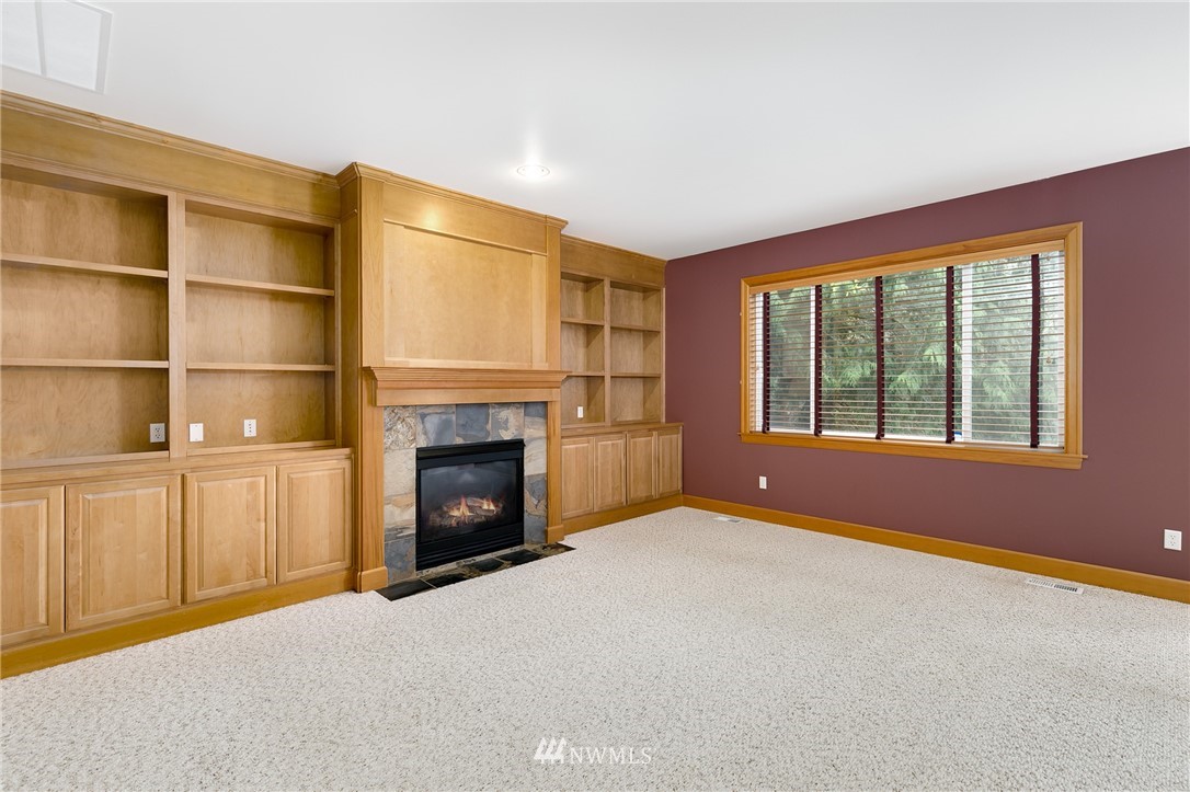 16707 Southeast 165th Way Renton, WA 98058 - Photo 9 of 25 Gallery Image 9