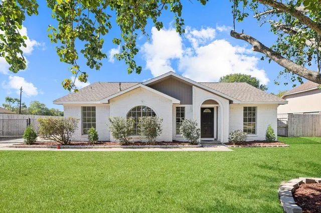 $309,700 | 1819 Gaucho Drive, La Porte, TX 77571