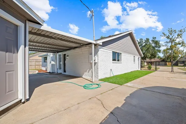 $309,700 | 1819 Gaucho Drive, La Porte, TX 77571