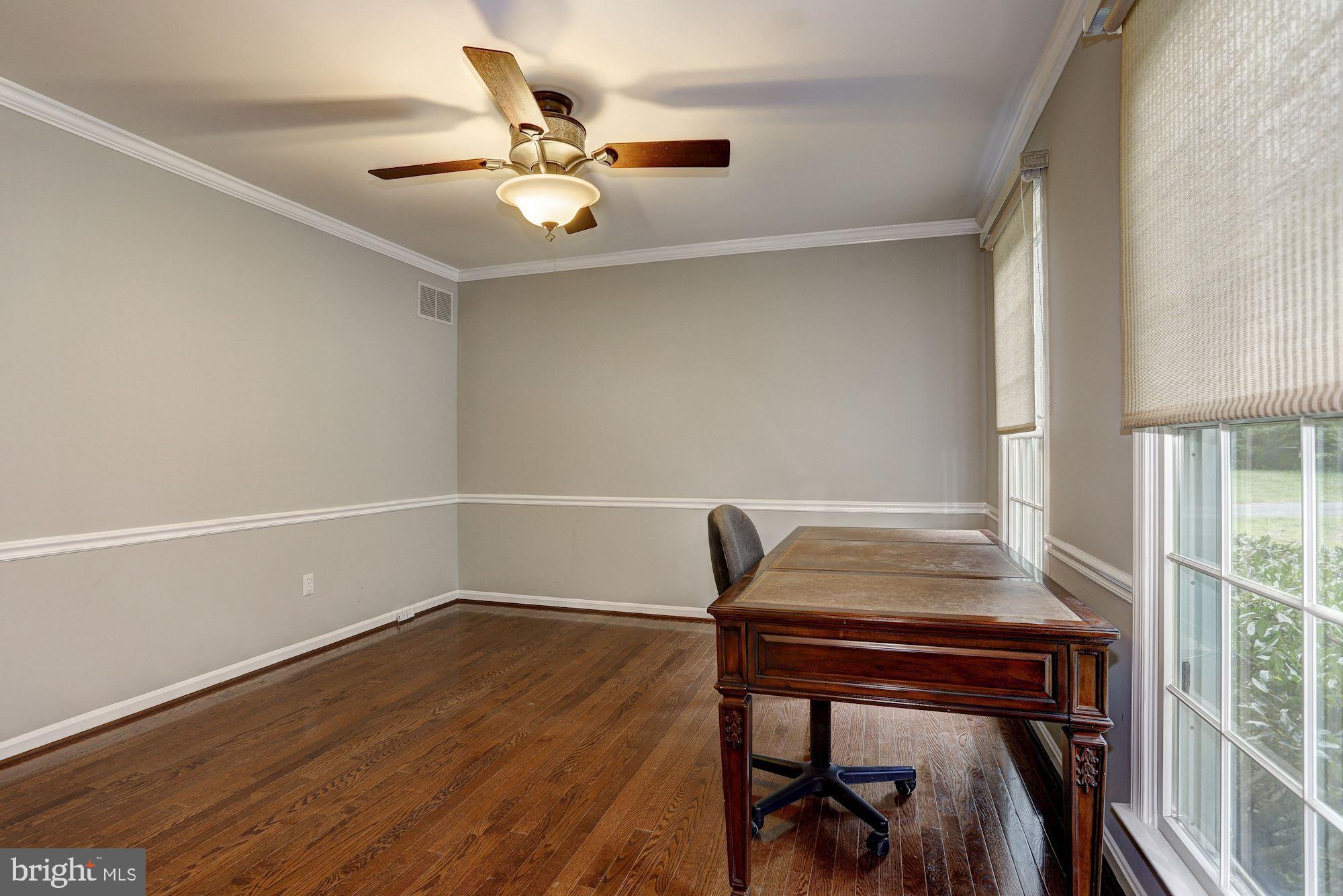 11016 Pfeffers Road Kingsville, MD 21087 - Photo 12 of 32 Living Room