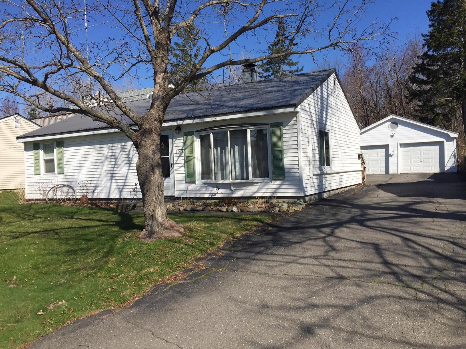173 Thornton Road Bangor, ME 04401 - Photo 1 of 17 IMG_1219