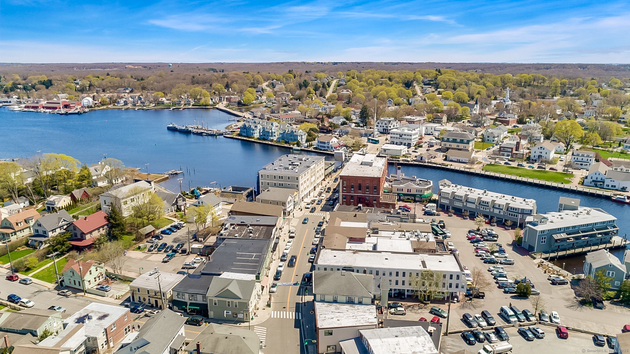 10 Fort Hill Road, Unit 6C Groton, CT 06340 - Photo 24 of 24 an aerial view of a building with an ocean view