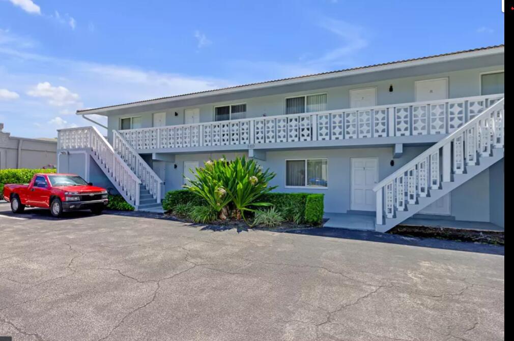 560 Northeast 46th Street, Unit 8 Boca Raton, FL 33431 - Photo 1 of 4 Apartment for rent in Boca Raton.