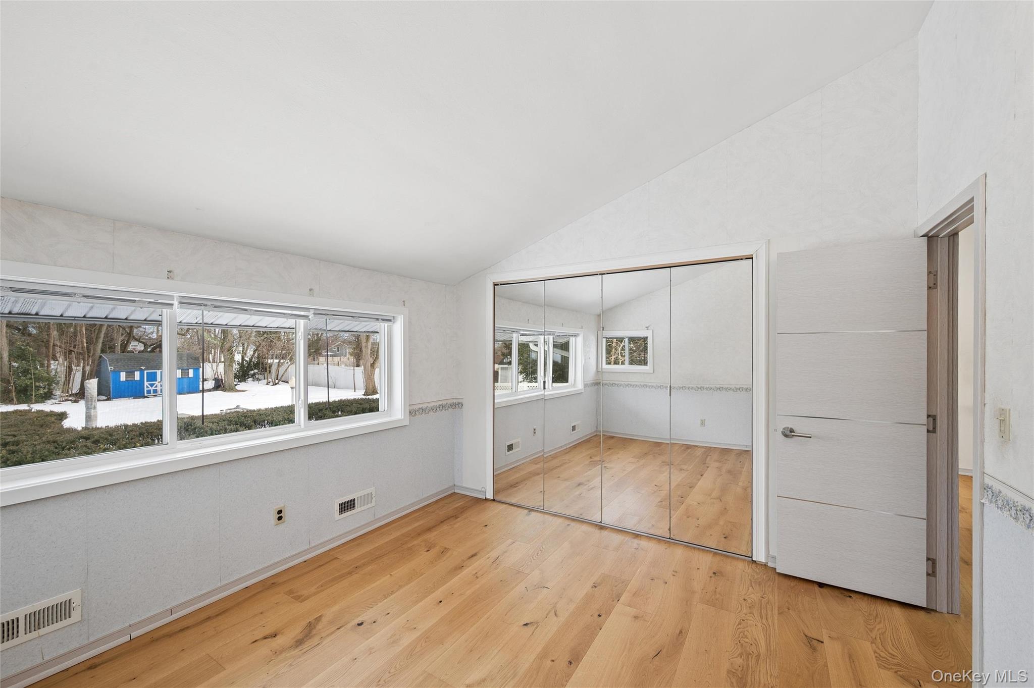 21 Amboy Road Oakdale, NY 11769 - Photo 17 of 35