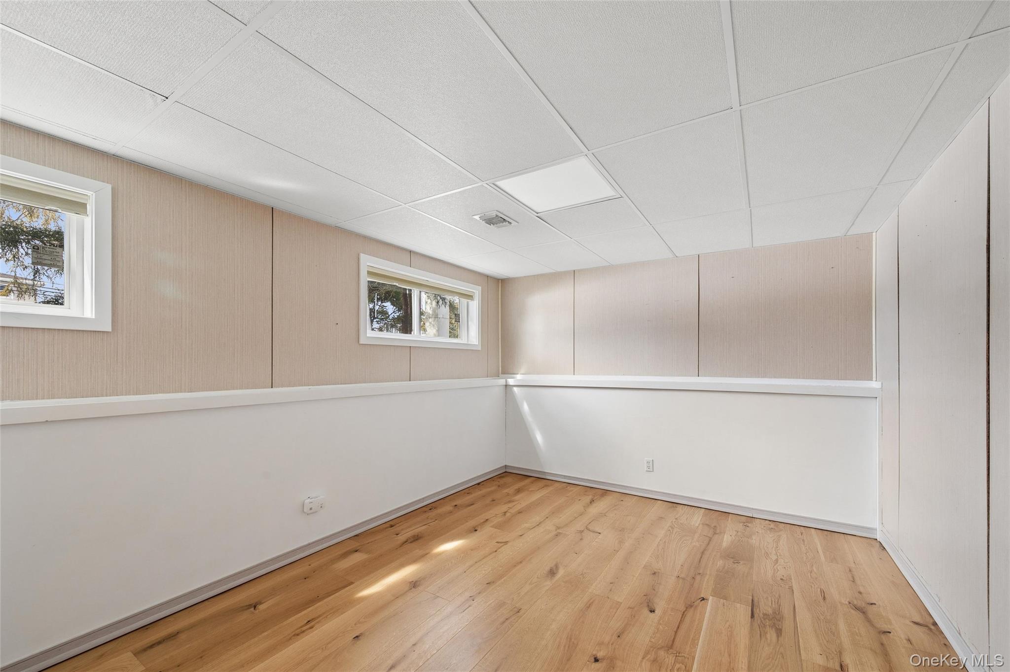 21 Amboy Road Oakdale, NY 11769 - Photo 20 of 35