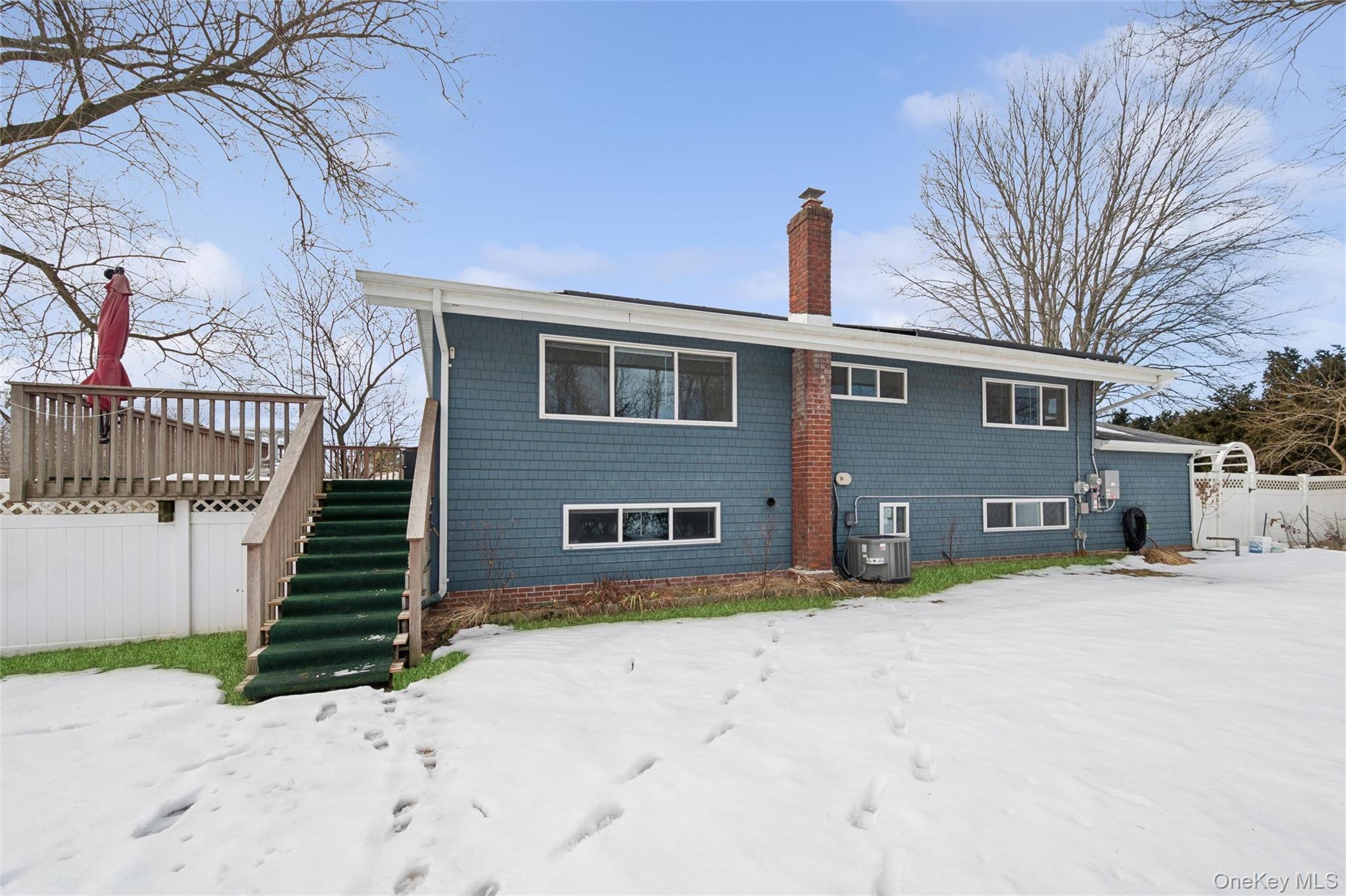 21 Amboy Road Oakdale, NY 11769 - Photo 26 of 35