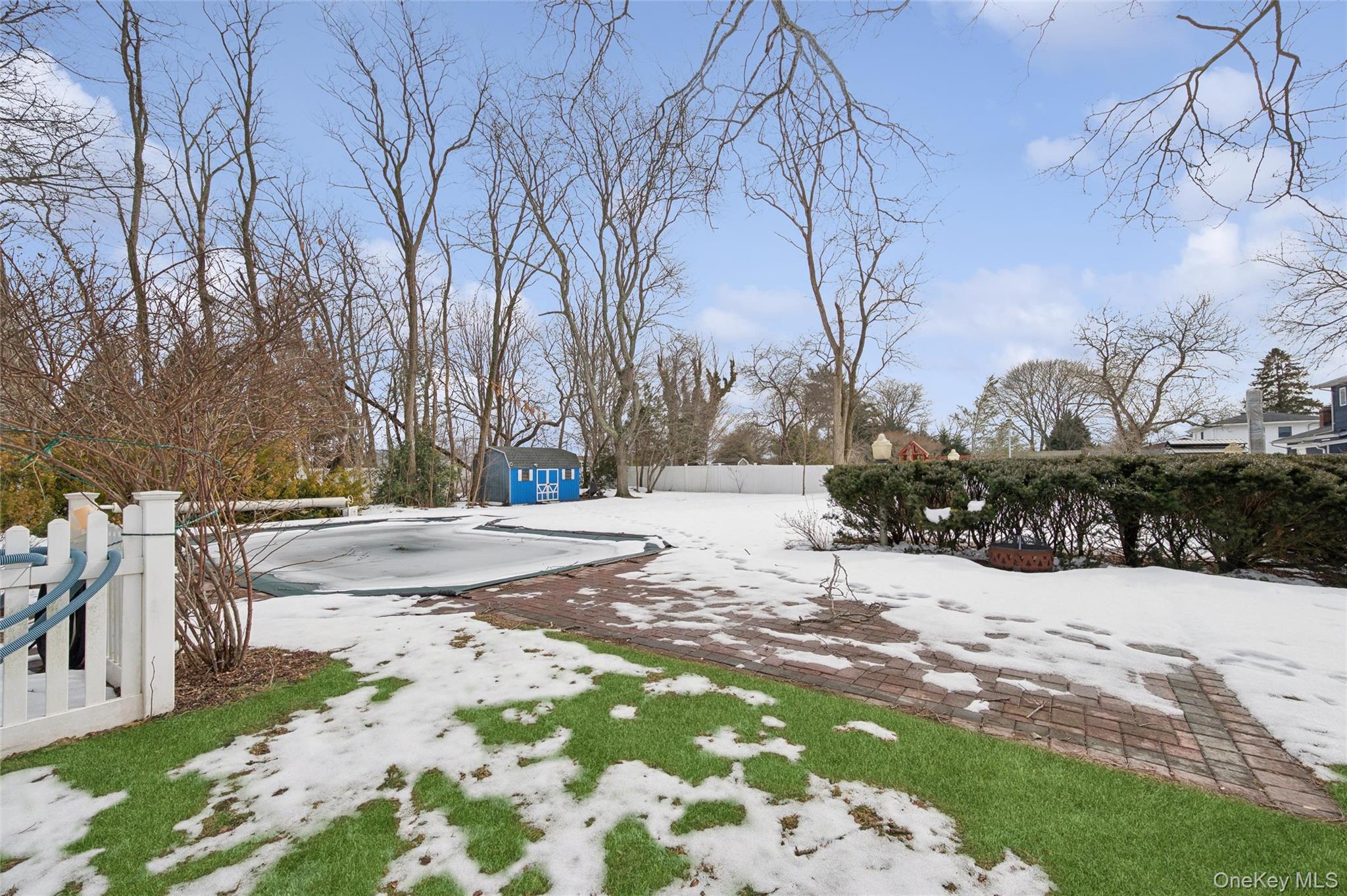 21 Amboy Road Oakdale, NY 11769 - Photo 29 of 35