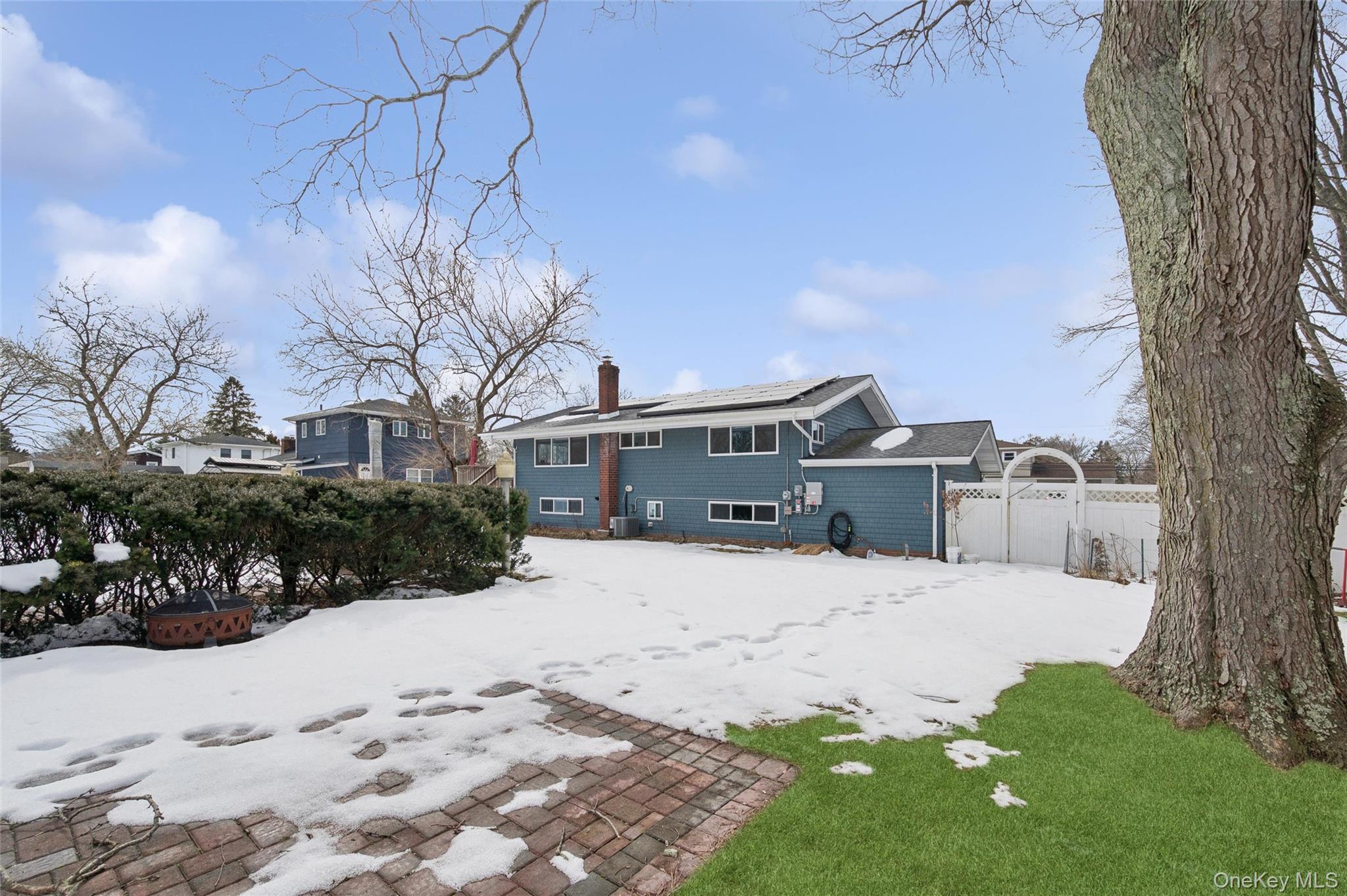 21 Amboy Road Oakdale, NY 11769 - Photo 30 of 35