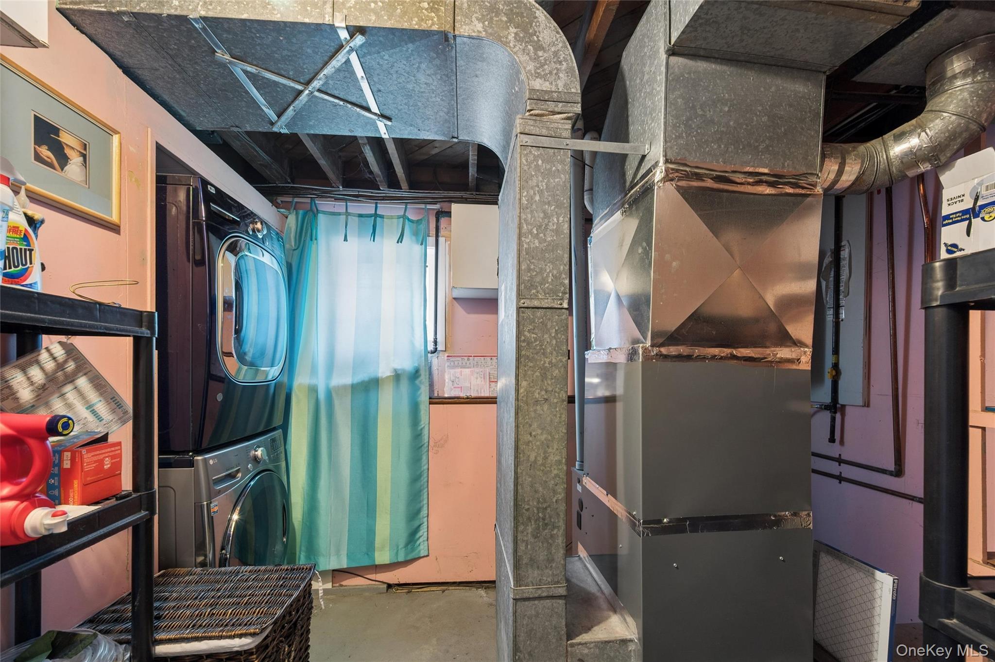 21 Amboy Road Oakdale, NY 11769 - Photo 32 of 35