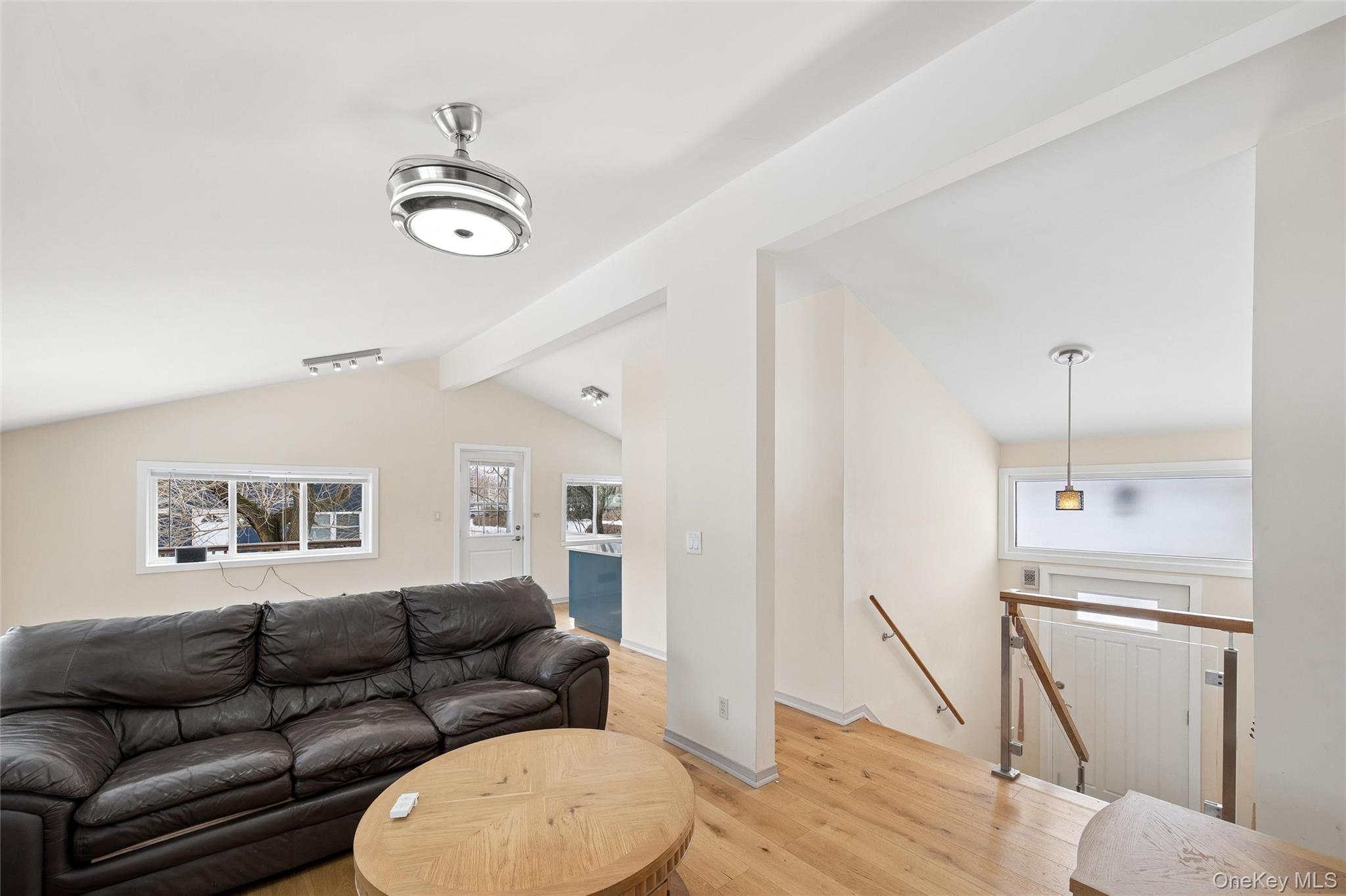 21 Amboy Road Oakdale, NY 11769 - Photo 5 of 35