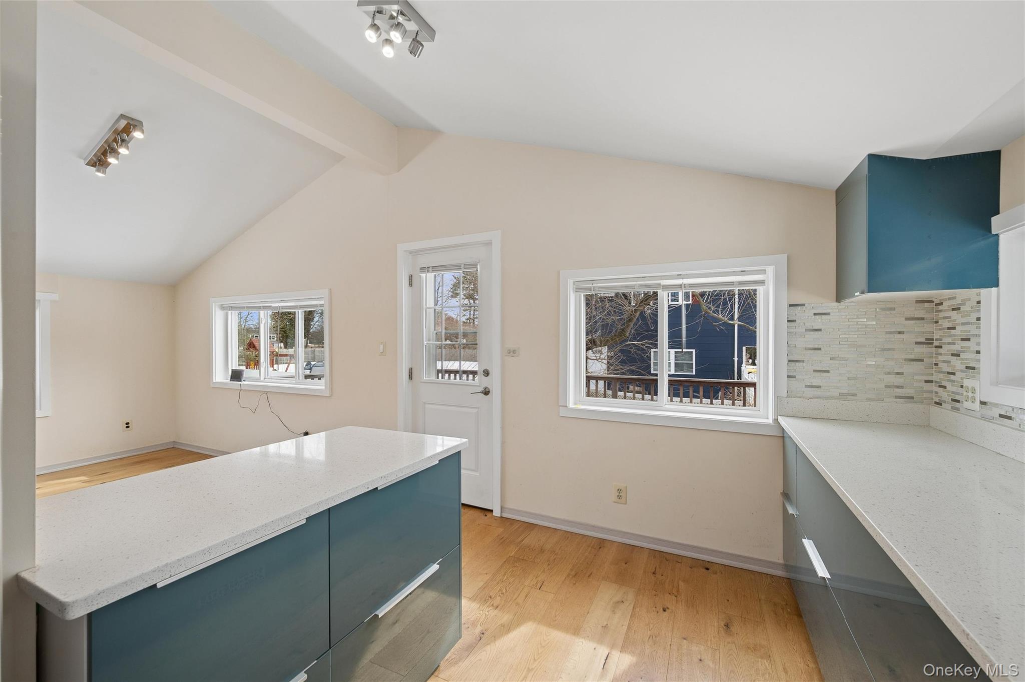 21 Amboy Road Oakdale, NY 11769 - Photo 10 of 35