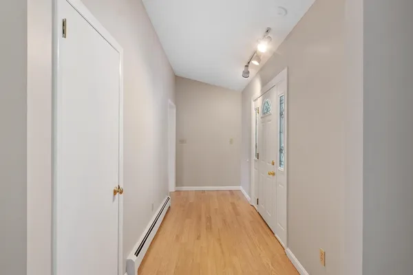 $3,500 | 101 Elmcrest Road, Unit 101, North Andover, MA 01845