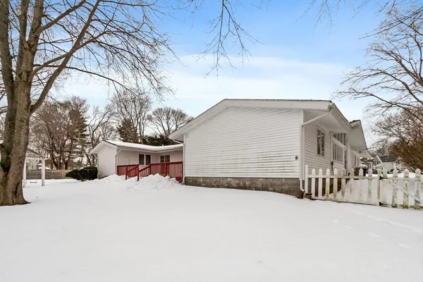 $3,500 | 101 Elmcrest Road, Unit 101, North Andover, MA 01845