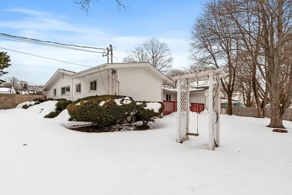 $3,500 | 101 Elmcrest Road, Unit 101, North Andover, MA 01845