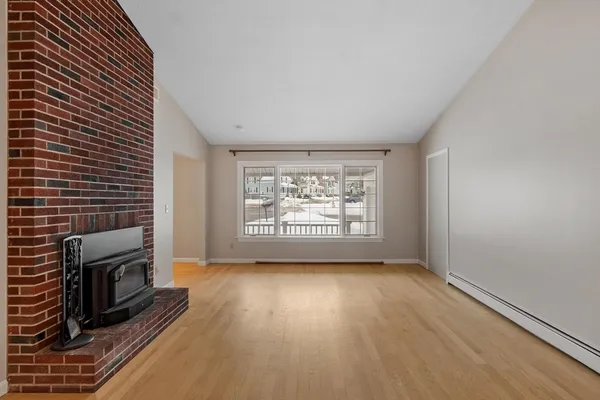 $3,500 | 101 Elmcrest Road, Unit 101, North Andover, MA 01845